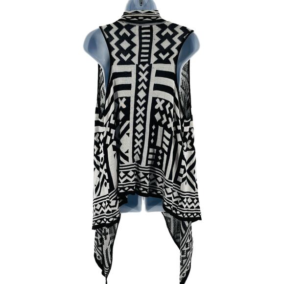 Questions Black White Aztec Sleeveless Open Front Hi Lo Hem Sweater Cardigan 1X - Picture 2 of 12